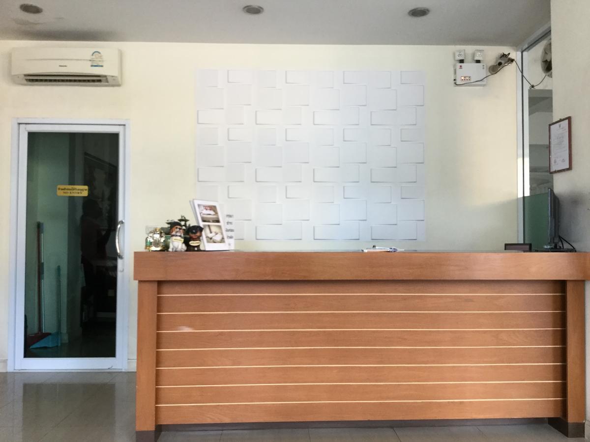 The One Residence Udon Thani Esterno foto