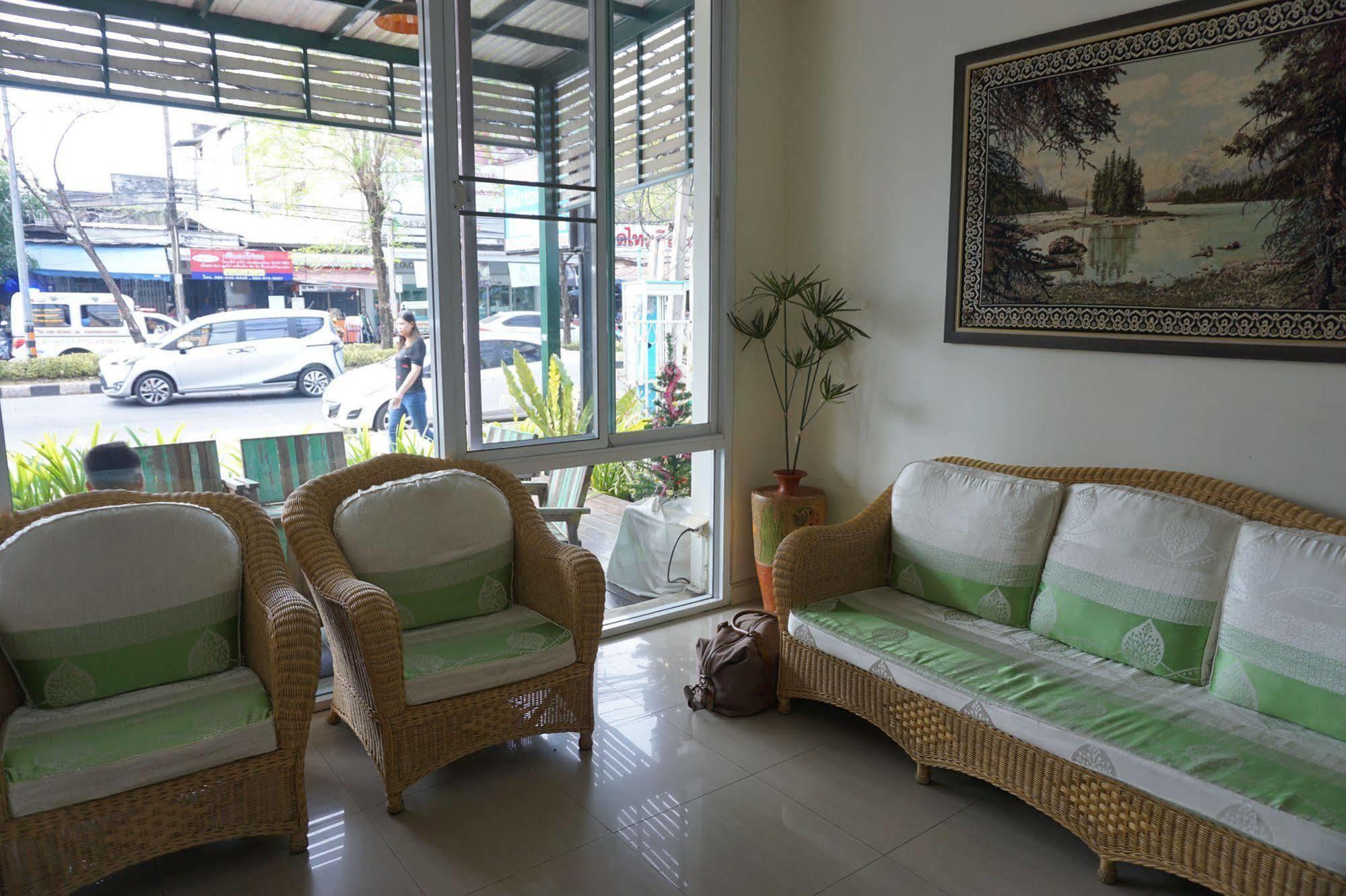 The One Residence Udon Thani Esterno foto