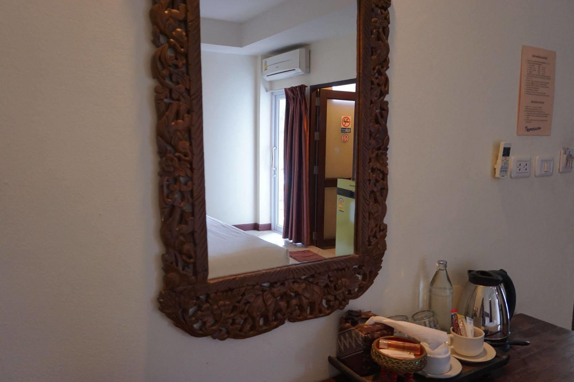 The One Residence Udon Thani Esterno foto
