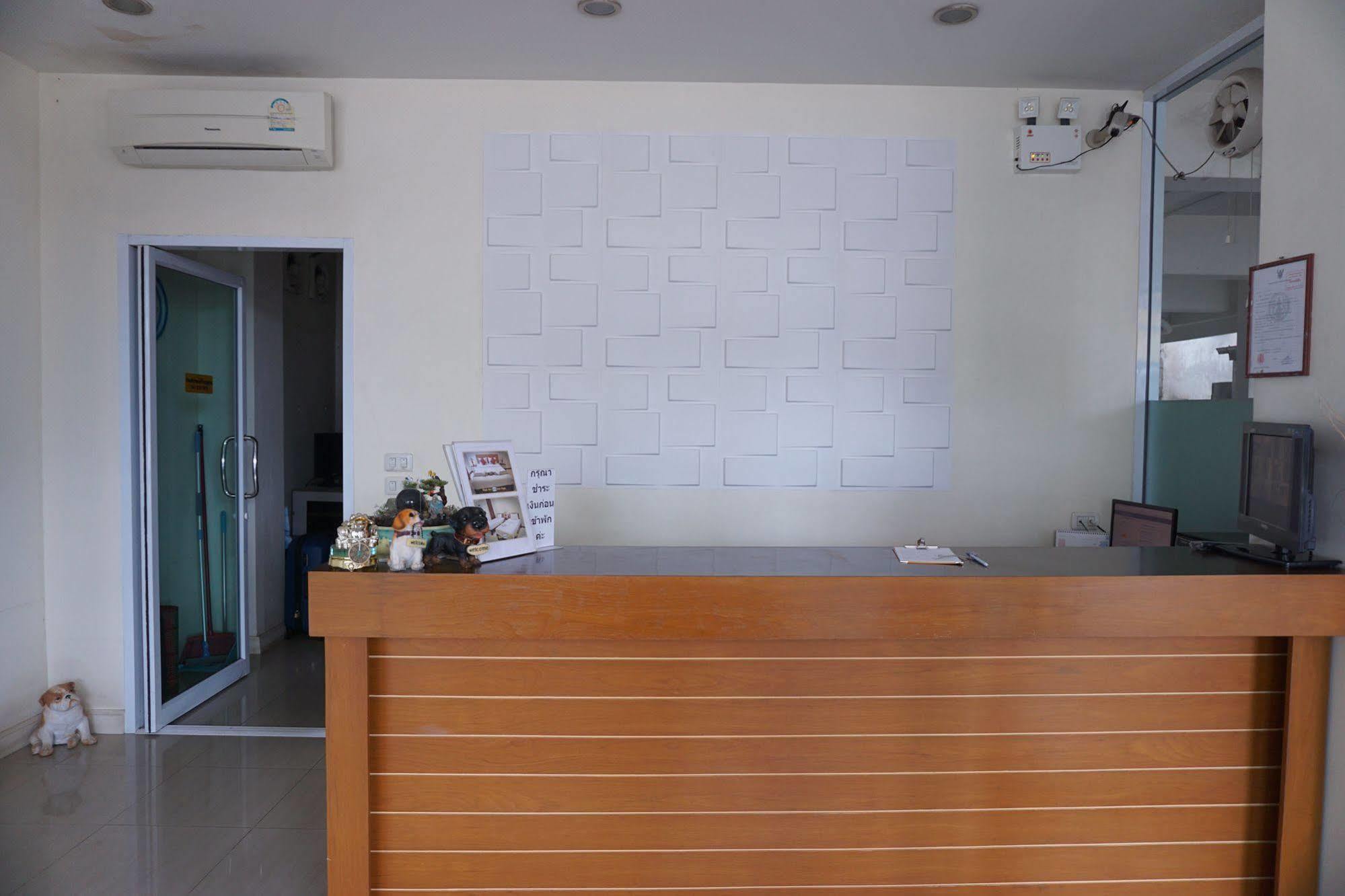 The One Residence Udon Thani Esterno foto