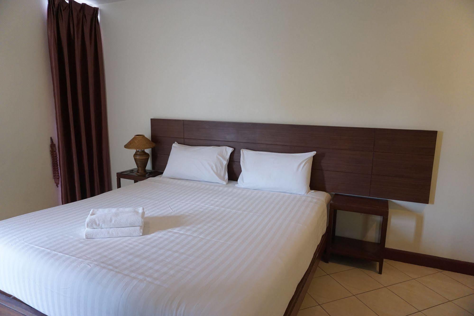 The One Residence Udon Thani Esterno foto