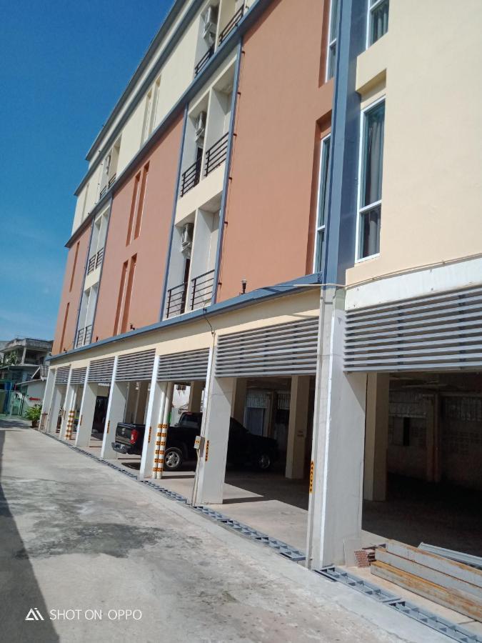 The One Residence Udon Thani Esterno foto